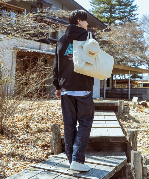URBAN RESEARCH DOORS(アーバンリサーチドアーズ)の「TGT ロゴプリント フーディ(パーカー・メンズ・OFF/GREEN/BLACK・S/M/L/XL)」の14枚目の写真