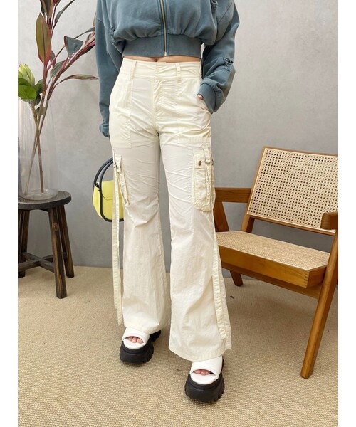 EVRIS（エヴリス）の「カーゴポケットフレアカラーパンツ（カーゴパンツ・レディース・ホワイト/ブラック/ブルー・S/M）」の5枚目の写真