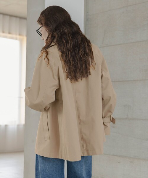 URBAN RESEARCH Sonny Label（アーバンリサーチサニーレーベル）の「撥水ショートトレンチコート（ステンカラーコート・レディース・ベージュ/ネイビー・36/38）」の8枚目の写真