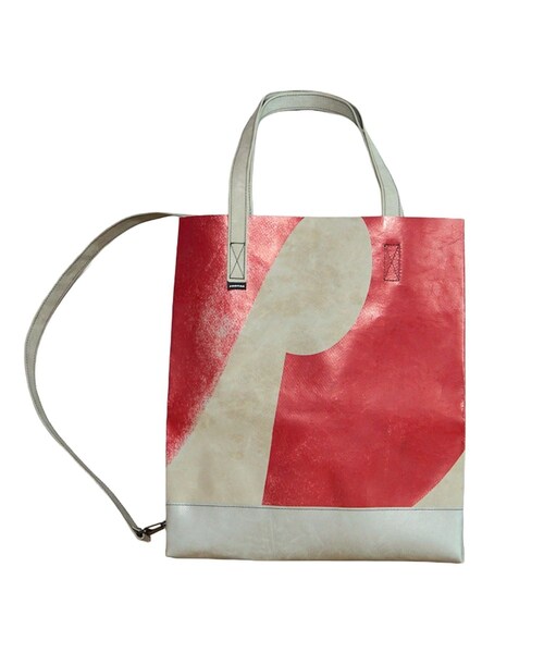 bonjour records(ボンジュールレコーズ)の「FREITAG/フライターグ MAURICE BACKPACKABLE TOTE SMALL(トートバッグ・レディース・ブラック/ブラック系/スミクロ/チャコール/グレー/ライトグレー/グレー系/ホワイト/ホワイト系/キナリ/キナリ系/ダークブラウン/ブラウン・F)」の16枚目の写真