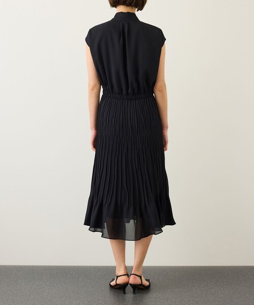 ROPE'(ロペ)の「ジョーゼットフレンチスリーブプリーツワンピース/26SS(ワンピース・レディース・ネイビー・36/38)」の13枚目の写真