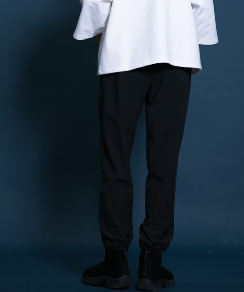 SENSE OF PLACE by URBAN RESEARCH（センスオブプレイスバイアーバンリサーチ）の「Uiscel　タックジョガースウェットパンツ（スウェットパンツ・メンズ・KHAKI/BLACK・one）」の4枚目の写真