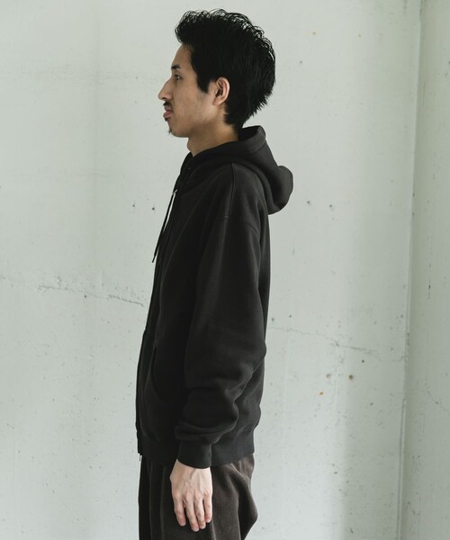 URBAN RESEARCH DOORS（アーバンリサーチドアーズ）の「『UR TECH』ピグメントダイ裏起毛ZIPパーカー（パーカー・メンズ・GRAY/BLACK・M/L）」の13枚目の写真