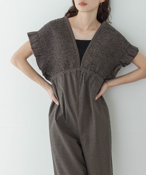 URBAN RESEARCH Sonny Label（アーバンリサーチサニーレーベル）の「シャーリングオールインワン（つなぎ/オールインワン・レディース・ブラウン/ベージュ/デニム・36/38）」の5枚目の写真