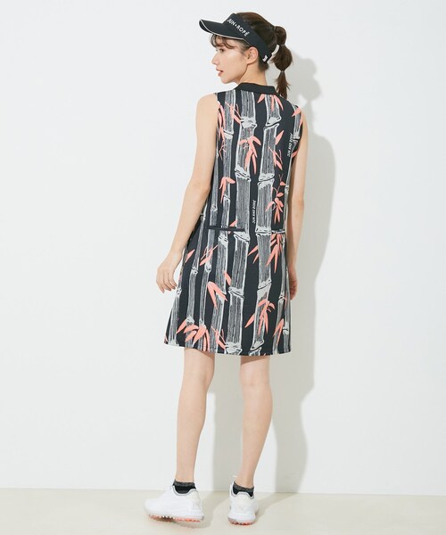 ROPE'（ロペ）の「【UV】【吸水速乾】バンブー柄プリントノースリーブワンピース（ワンピース・レディース・ブラック/ブルー・L/M/S）」の9枚目の写真