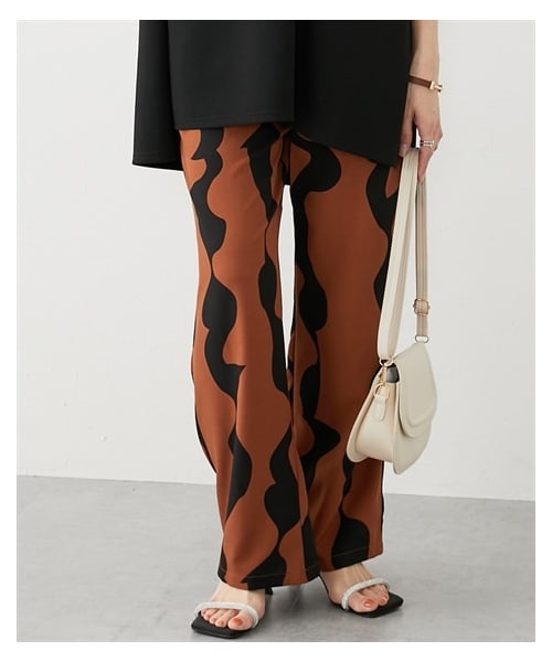 nissen（ニッセン）の「総柄タックストレートパンツ（パンツ・レディース・ブラウン系/ネイビー系/ベージュ系/黒系・S/M/L/LL/3L/4L/5L/6L）」の15枚目の写真