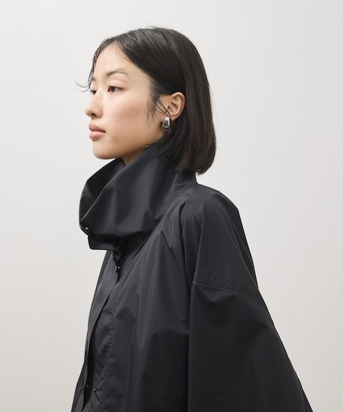 ADAM ET ROPE'（アダムエロペ）の「ファンクションドロストブルゾン/撥水（ナイロンジャケット・レディース・ブラック/カーキ・36/38）」の17枚目の写真