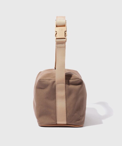 ADAM ET ROPE'(アダムエロペ)の「【Maison Margiela/メゾン マルジェラ】HIGH TECH POUCH(ハンドバッグ・メンズ・ベージュ・F)」の3枚目の写真