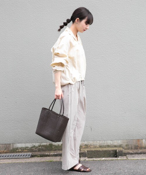 ITEMS URBANRESEARCH（アイテムズ アーバンリサーチ）の「『UVカット/撥水』アノラックフーディーブルゾン（ブルゾン・レディース・MILK/CML/BLK・Free）」の9枚目の写真