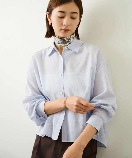 ROPE'(ロペ)の「キュプラコットン クロップドシャツブラウス/イージーケア(シャツ/ブラウス・レディース・ホワイト系/ブルー系・F)」の2枚目の写真