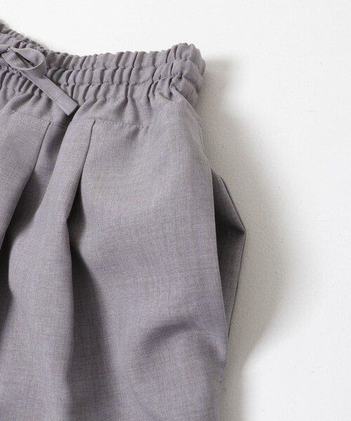 EKAL（エカル）の「『UR TECH DRYLUXE』ハイツイストワイドバミューダパンツ（その他パンツ・レディース・グレー/ネイビー/ブルーグレー・One）」の13枚目の写真
