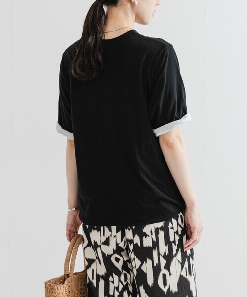 URBAN RESEARCH(アーバンリサーチ)の「リバーシブルTシャツ(Tシャツ/カットソー・レディース・RED×BEIGE/KHAKI×WHT/BLACK×OFF・FREE)」の5枚目の写真