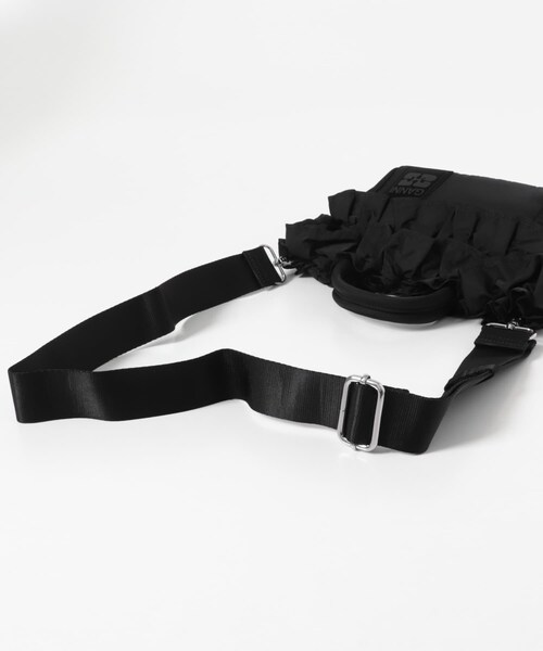 URBAN RESEARCH（アーバンリサーチ）の「GANNI　MINI SHOPPER RUFFLE（クラッチバッグ・レディース・BLACK・-）」の6枚目の写真