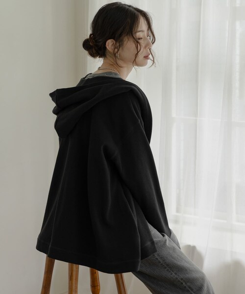 URBAN RESEARCH Sonny Label（アーバンリサーチサニーレーベル）の「裏毛フーディーカーディガン（カーディガン/ボレロ・レディース・グレージュ/杢グレー/ブラック・FREE）」の2枚目の写真