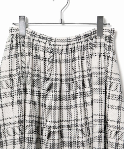 ROPE'（ロペ）の「ギマチェックギャザーフレアスカート（スカート・レディース・ブラック・36/38）」の6枚目の写真