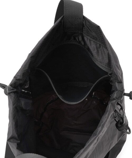 ADAM ET ROPE'(アダムエロペ)の「【J'aDoRe・店舗限定】【Speedo(スピード)】ボヤージュウォータープルーフパースバッグ / 撥水(ショルダーバッグ・レディース・ブラック・F)」の16枚目の写真