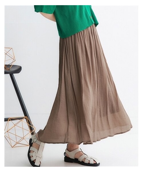 nissen（ニッセン）の「ふわり軽いエアリースラブスカート（マキシ丈）＜大きいサイズ有＞（スカート・レディース・黒/グレー/ライトグレー/ライラック/ベージュ/モーブピンク/ロイヤルブルー/ブラッドオレンジ/ローズピンク/マスタード・S/M/L/LL/3L/4L/5L/6L/8L/10L）」の4枚目の写真