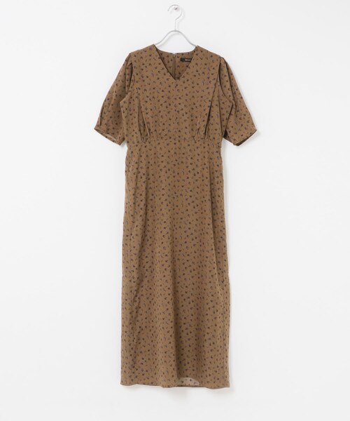 URBAN RESEARCH ROSSO（アーバンリサーチロッソ）の「『WEB限定』Vネックストレートフラワープリントワンピース（ワンピース・レディース・BLACK/BROWN・Free）」の2枚目の写真