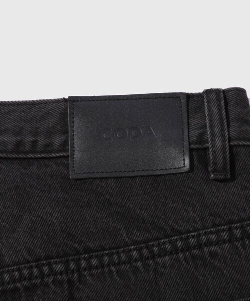 ADAM ET ROPE'（アダムエロペ）の「【CODA/コーダ】BLACK WASHED DISTRESSED BREAK CUT WIDE STRIGHT JEANS（デニムパンツ・メンズ・ブラック・0/1/2）」の11枚目の写真