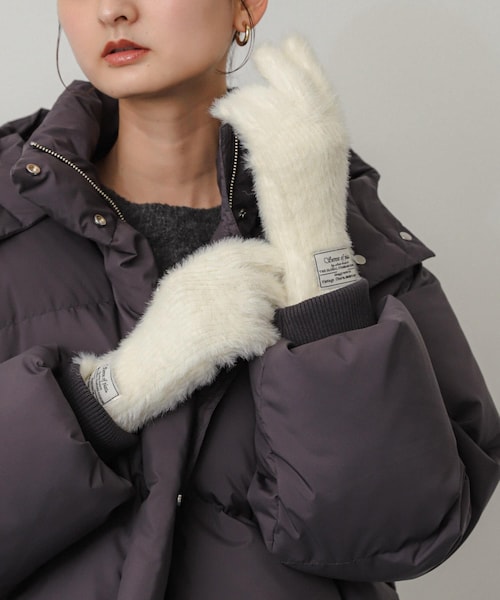 SENSE OF PLACE by URBAN RESEARCH(センスオブプレイスバイアーバンリサーチ)の「シャギーニットグローブ(ベルト・レディース・BLUE/OFF WHITE/BLACK・one)」の1枚目の写真