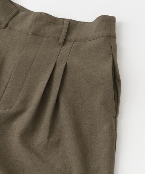 URBAN RESEARCH ROSSO（アーバンリサーチロッソ）の「『UR TECH DRYLUXE』F by ROSSO　タックハーフパンツ（その他パンツ・レディース・BLACK/BEIGE/MOCHA・36/38）」の21枚目の写真