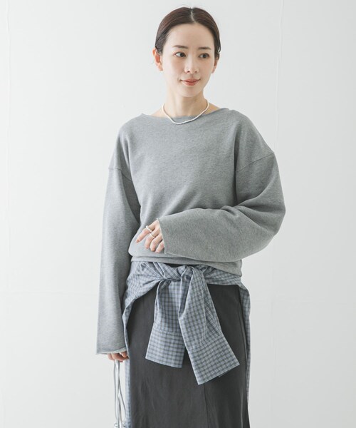 URBAN RESEARCH(アーバンリサーチ)の「カットオフショートスウェット(スウェット・レディース・TOP GRAY/BLACK・Free)」の22枚目の写真