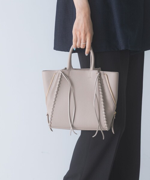 URBAN RESEARCH ROSSO（アーバンリサーチロッソ）の「サイドジップミニトート（ハンドバッグ・レディース・BLACK/GREIGE・-）」の6枚目の写真