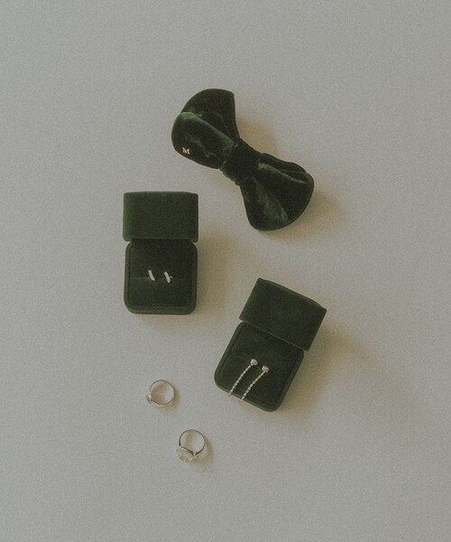 ADAM ET ROPE'(アダムエロペ)の「【J'aDoRe・店舗限定】【MALUS /マリュス】Bowtie barette / velvet(バレッタ/ヘアクリップ・レディース・ブラック/チャコール/グリーン/ワイン・F)」の11枚目の写真