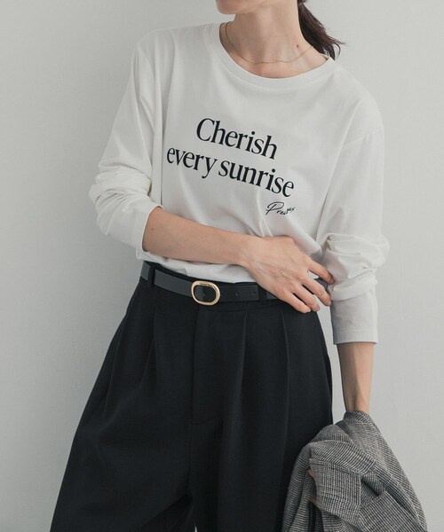 URBAN RESEARCH DOORS（アーバンリサーチドアーズ）の「フロッキーロゴプリントロングTシャツ 26AW（Tシャツ/カットソー・レディース・OFF/CHARCOAL・Free）」の3枚目の写真