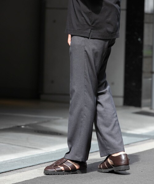 URBAN RESEARCH ROSSO（アーバンリサーチロッソ）の「『セットアップ対応』『防シワ』サマーウール調ストレートスラックス（その他パンツ・メンズ・BEIGE/GRAY/BLACK・M/L）」の21枚目の写真