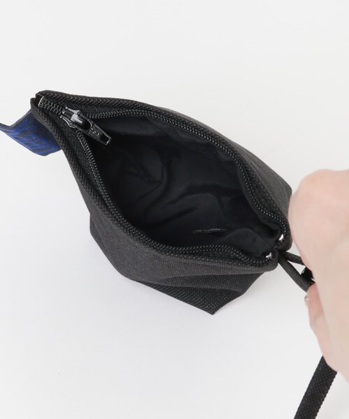 URBAN RESEARCH（アーバンリサーチ）の「Kaan　MINI LANYARD POUCH（ショルダーバッグ・メンズ・MOCHA/ORANGE/MARINE/LEMONGRASS/K.GREEN/COBALT/BLACK・FREE）」の20枚目の写真