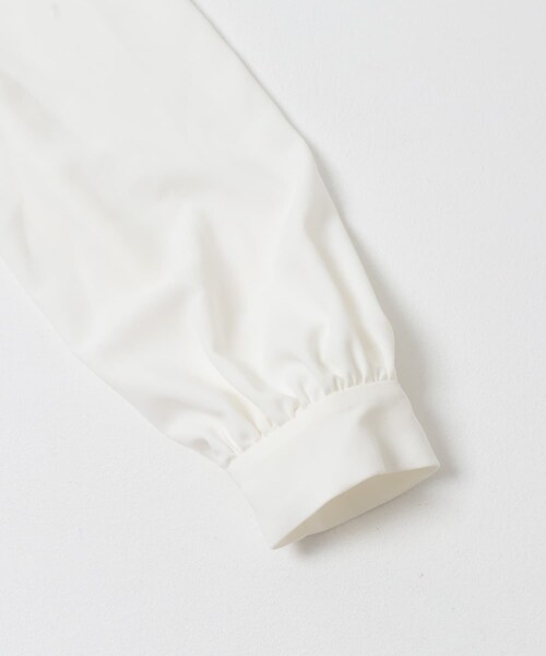 URBAN RESEARCH ROSSO（アーバンリサーチロッソ）の「F by ROSSO　フリルカラー2WAYブラウス（シャツ/ブラウス・レディース・OFF WHITE/NAVY・Free）」の5枚目の写真