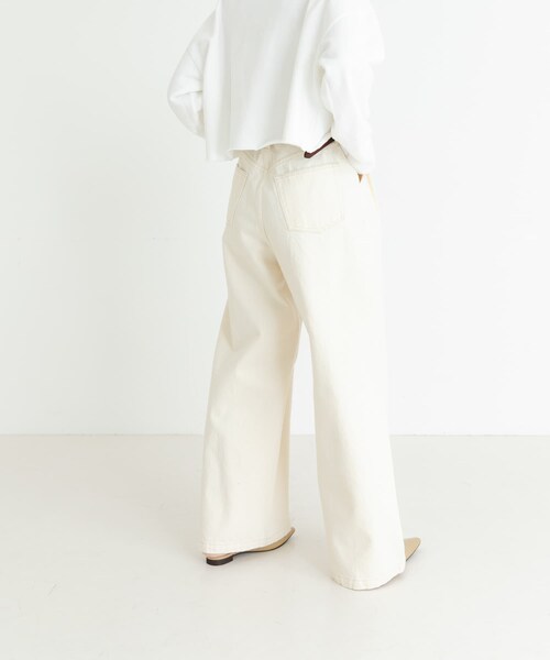 URBAN RESEARCH（アーバンリサーチ）の「『3サイズ展開』new basic　ツータックワイドデニムパンツ（デニムパンツ・レディース・INDIGO/IVORY・36/38/40）」の19枚目の写真