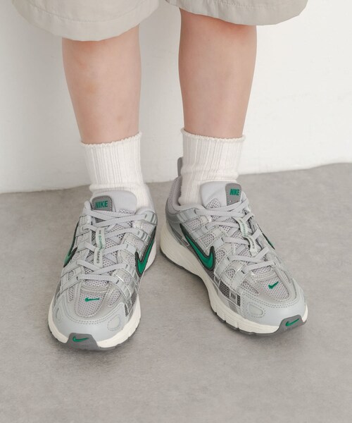 URBAN RESEARCH DOORS(アーバンリサーチドアーズ)の「NIKE P-6000 PS(KIDS)(スニーカー・キッズ・WHITE/METALLIC・19/20/21/22)」の10枚目の写真
