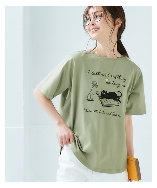 nissen（ニッセン）の「【吸汗速乾】裾ラウンドプリントＴシャツ＜大きいサイズ有＞（Tシャツ/カットソー・レディース・オフホワイト:フレンチロゴ/黒:フレンチロゴ/在庫限り_黒:ロゴ/在庫限り_アイスブルー:カレッジロゴ/在庫限り_オフホワイト:カレッジロゴ/在庫限り_ピンクベージュ:花ロゴ/在庫限り_グレージュ:草木/在庫限り_ライトカーキ:ブックネコ/在庫限り_杢グレー:胸ネコ/在庫限り_グレージュ:胸ネコ/オートミール:花/グレージュ:大人ロゴ/グレー:カレッジロゴ/黒:胸ネコ/ブルー:ブックネコ/ダスティピンク:オーシャン/ダスティミント:ペンギン/ライトグレー杢:ネコ/コーラルピンク:花/ネイビー:スマイル/アイスブルー:ハートロゴ・S/M/L/LL/3L/4L/5L/6L）」の14枚目の写真