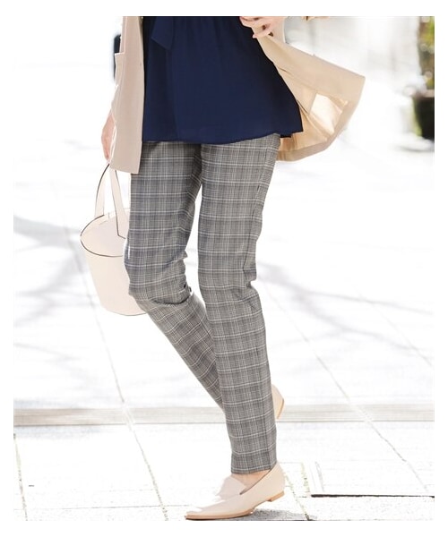 nissen（ニッセン）の「＜大きいサイズ＞ストレッチレーヨン混美脚パンツ（ゆったりヒップ）（選べる２レングス）（パンツ・レディース・グレンチェック/ソフトベージュ/黒/ネイビー系ウィンドウペン/ブラウン系チェック・L/LL/3L/4L/5L/6L/8L/10L）」の21枚目の写真