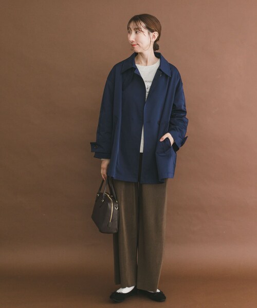 ITEMS URBANRESEARCH（アイテムズ アーバンリサーチ）の「ミドルトレンチコート（ステンカラーコート・レディース・BEG/NVY・FREE）」の13枚目の写真