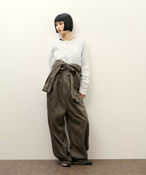 ADAM ET ROPE'（アダムエロペ）の「【Le Minor for ADAM ET ROPE'】別注 COMBINAISON AR（サロペット/オーバーオール・レディース・ブラウン/ネイビー・F）」の6枚目の写真