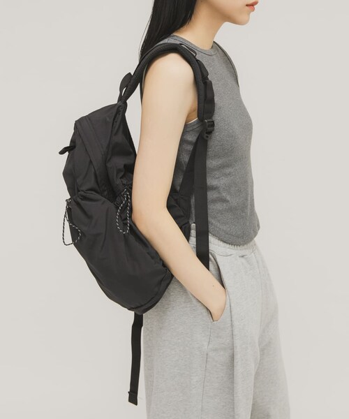 KBF（ケイビーエフ）の「アウトポケットナイロンバックパック（バックパック/リュック・レディース・PINK/BEIGE/BLACK・One）」の6枚目の写真