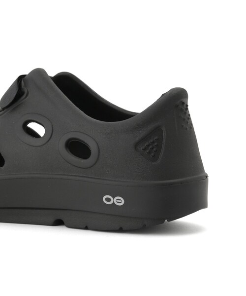 ADAM ET ROPE'（アダムエロペ）の「【OOFOS】OOcandOO（その他シューズ・メンズ・ブラック・25.0/26.0/27.0/28.0/29.0）」の11枚目の写真