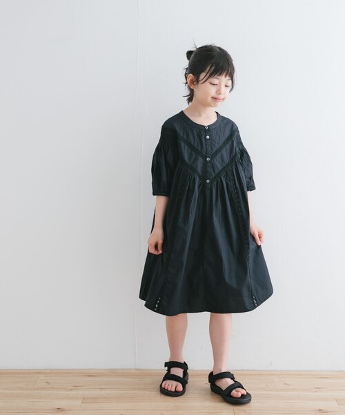 URBAN RESEARCH DOORS(アーバンリサーチドアーズ)の「ハシゴレースワンピース(KIDS)(ワンピース・キッズ・BLUE/OFF.BEIGE/BLACK・105/120/135)」の21枚目の写真