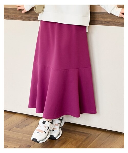 nissen（ニッセン）の「大きいサイズ マーメイドシルエットスカート（スカート・レディース・黒/インクブルー/パープル/線画フラワー(オフホワイト)/ダルメシアンモカ・L/LL/3L/4L/5L/6L/8L/10L）」の9枚目の写真