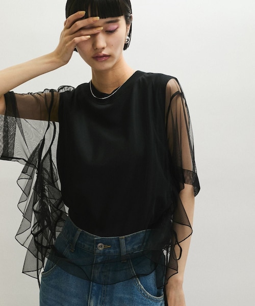 ADAM ET ROPE'(アダムエロペ)の「【WEB限定】・【サステナブル】・【定番】ギャザーチュールトップス(Tシャツ/カットソー・レディース・ブラック/ホワイト/ダークブラウン・F)」の2枚目の写真