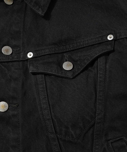 ADAM ET ROPE'（アダムエロペ）の「【NVRFRGT/ネヴァーフォーゲット】3D TRUCKER JACKET（その他アウター・メンズ・チャコール・2/3）」の8枚目の写真