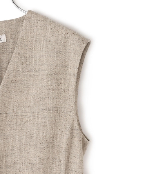 ADAM ET ROPE'（アダムエロペ）の「【EMOELLE】シルクネップジレトップス（ベスト・レディース・キナリ/ベージュ・36/38）」の19枚目の写真