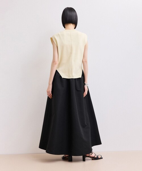 ADAM ET ROPE'(アダムエロペ)の「【WEB限定】・【サステナブル】カーブヘムコンビワンピース(ワンピース・レディース・ブラック系/チャコール/キナリ系・36/38)」の11枚目の写真