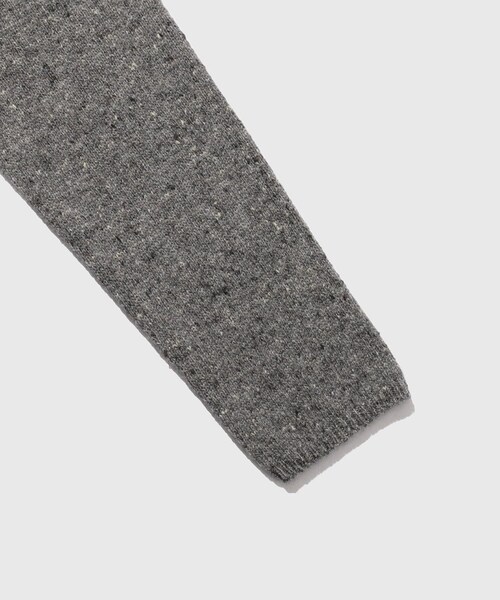 ADAM ET ROPE'(アダムエロペ)の「【AURALEE/オーラリー】CASHMERE NEP KNIT P/O(ニット/セーター・メンズ・ブラック/ライトグレー・3/4)」の9枚目の写真