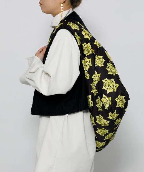 URBAN RESEARCH(アーバンリサーチ)の「kokyo Rectangulo Puff Bag XL(ショルダーバッグ・レディース・RosesPrint・Free)」の6枚目の写真