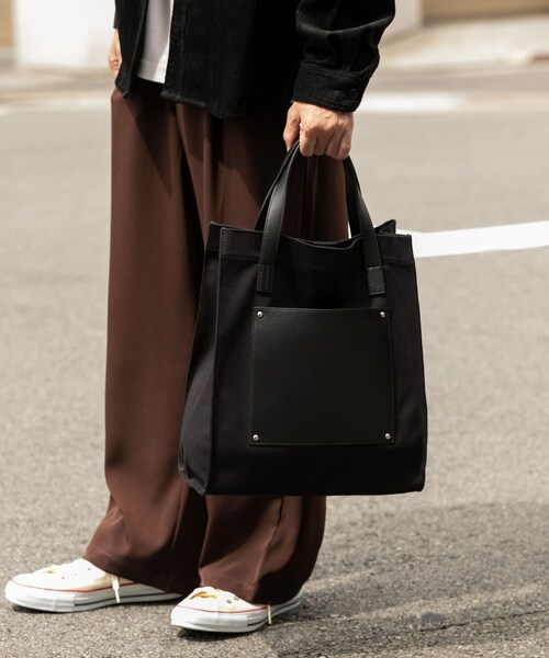 ITEMS URBANRESEARCH（アイテムズ アーバンリサーチ）の「キャンバス × フェイクレザー トートバッグ（トートバッグ・メンズ・BLK/OFF・-）」の12枚目の写真