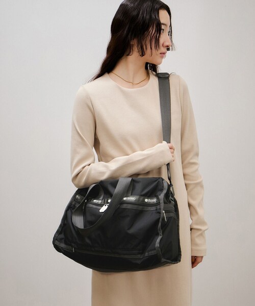 ADAM ET ROPE'(アダムエロペ)の「【LeSportsac for ADAM ET ROPE'】Exclusive Deluxe Med Weeknder(ボストンバッグ・レディース・シルバー・F)」の11枚目の写真